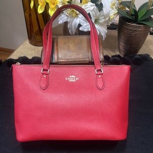 Coach tote intensely red
